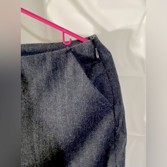 Banana Republic Wool mini Skirt Size 4 with Pockets - Picture 3 of 6